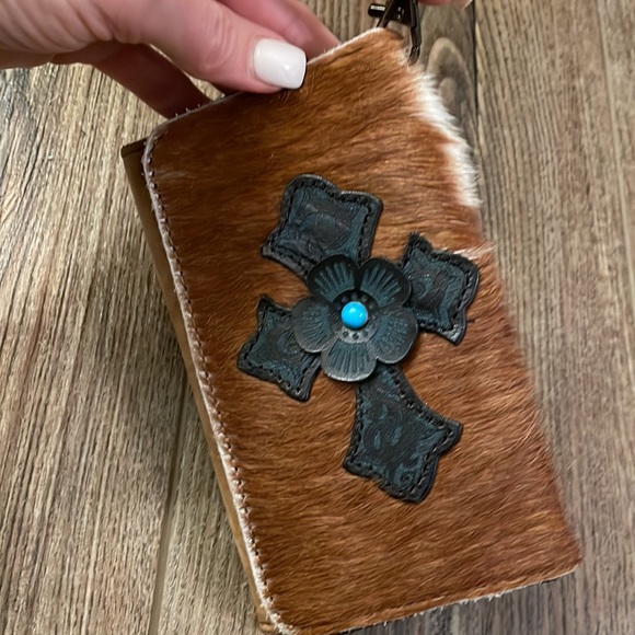 GENUINE LEATHER & Cowhide Wristlet Cardholder - Picture 8 of 8
